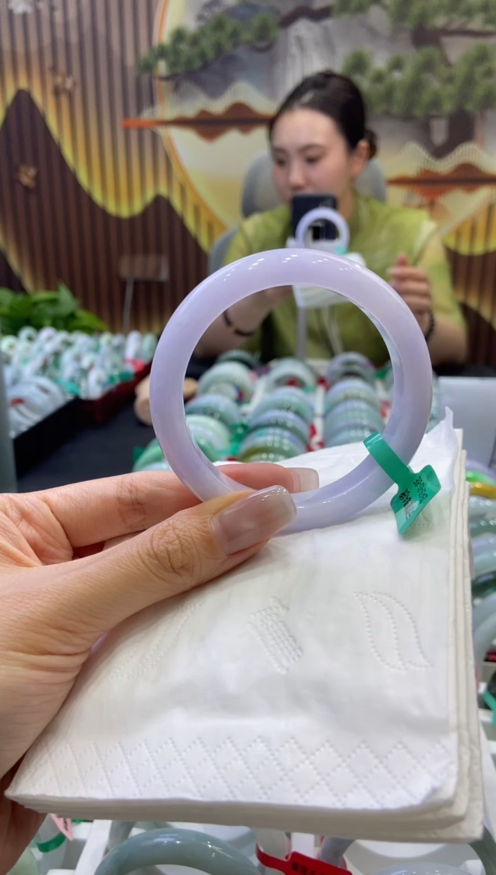 翡翠手镯未镶嵌?****菡00008217