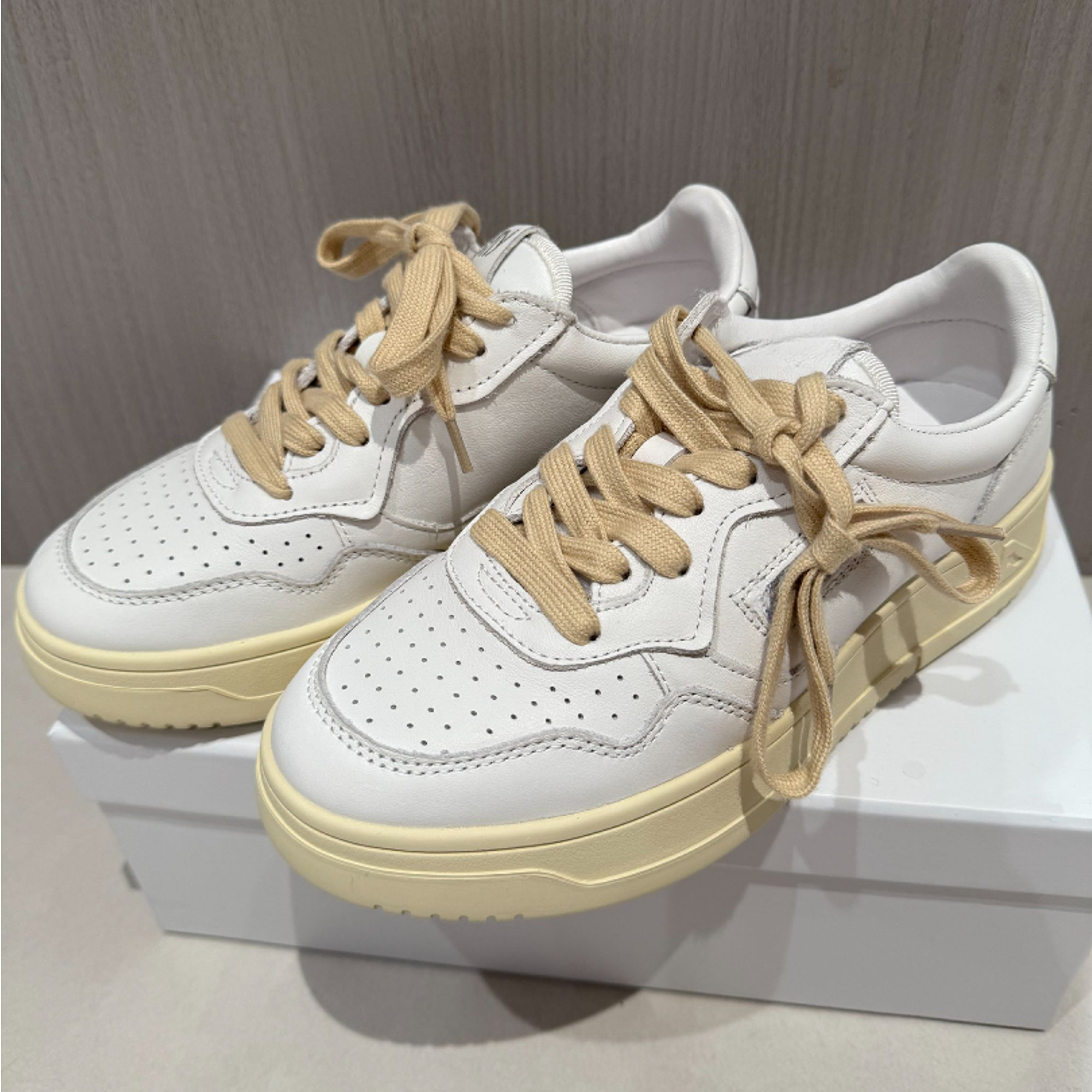 【婷婷家】不退换-欧货鞋时尚百搭小众低帮