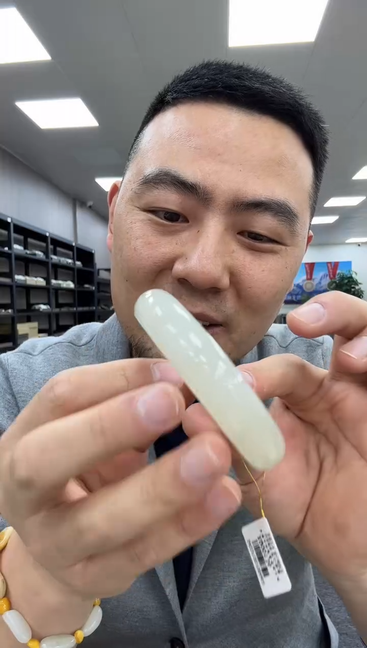 【闪购商品】和田玉手镯未镶嵌59-60  136