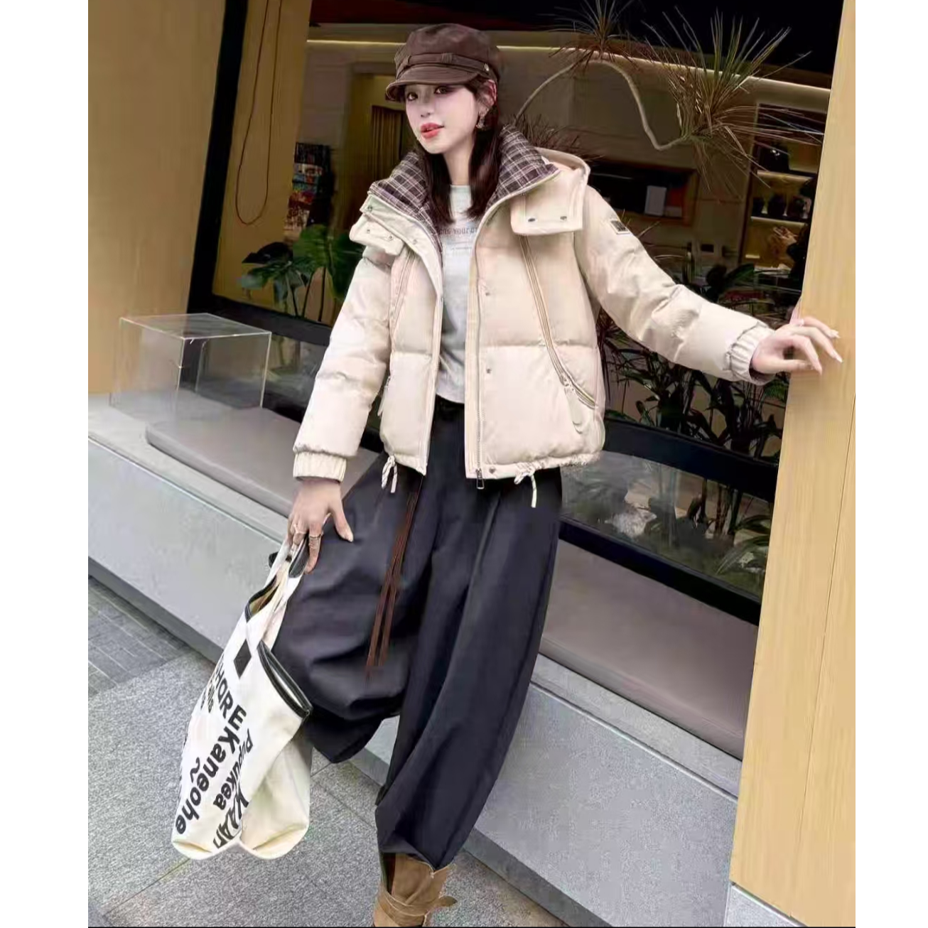 338厚款连帽冬季保暖短款拒污防水PU皮拼接时尚羽绒服