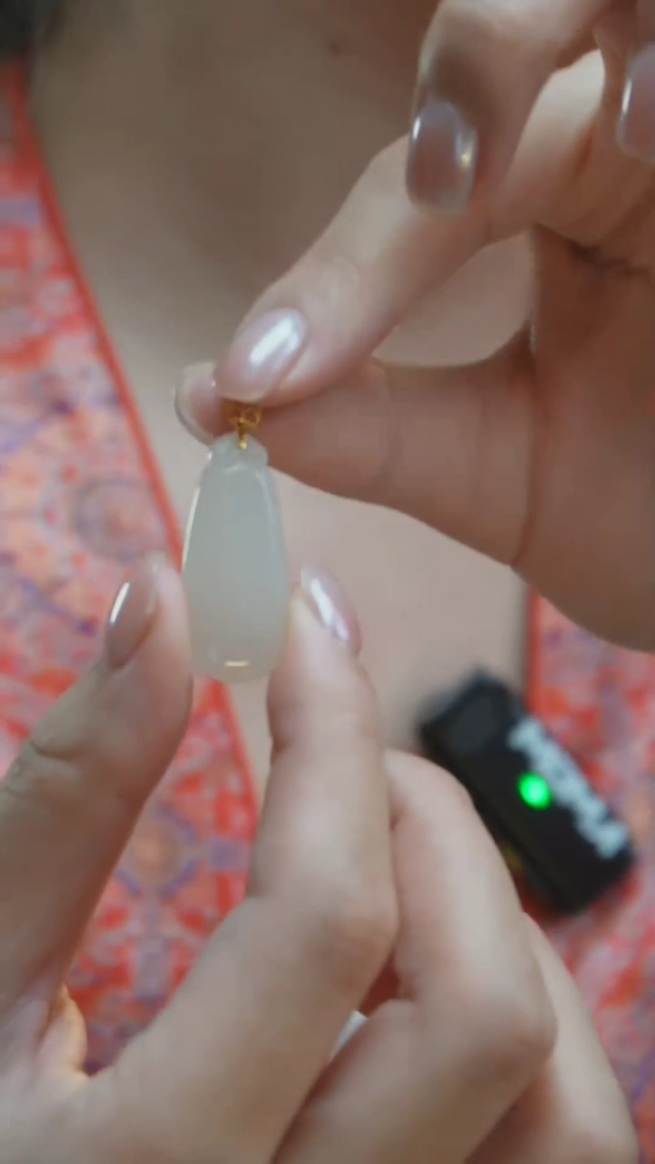 【闪购商品】和田玉吊坠18K金镶嵌S9