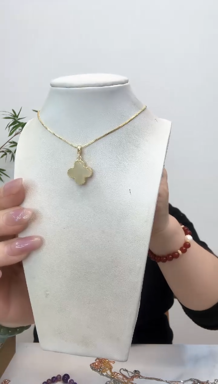 【闪购商品】和田玉颈饰合金四叶赠合金链