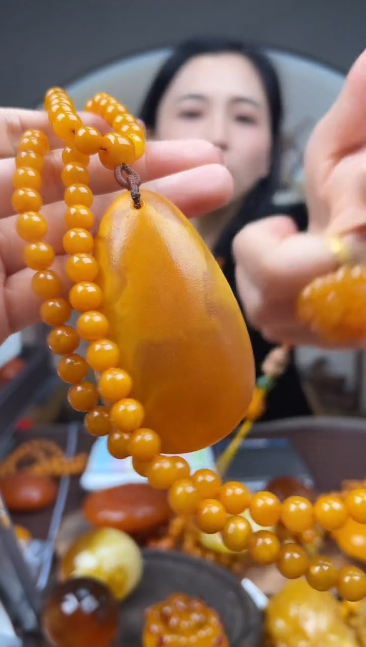 【闪购商品】琥珀裸石未镶嵌首饰 假1赔4 （多样性发货1件