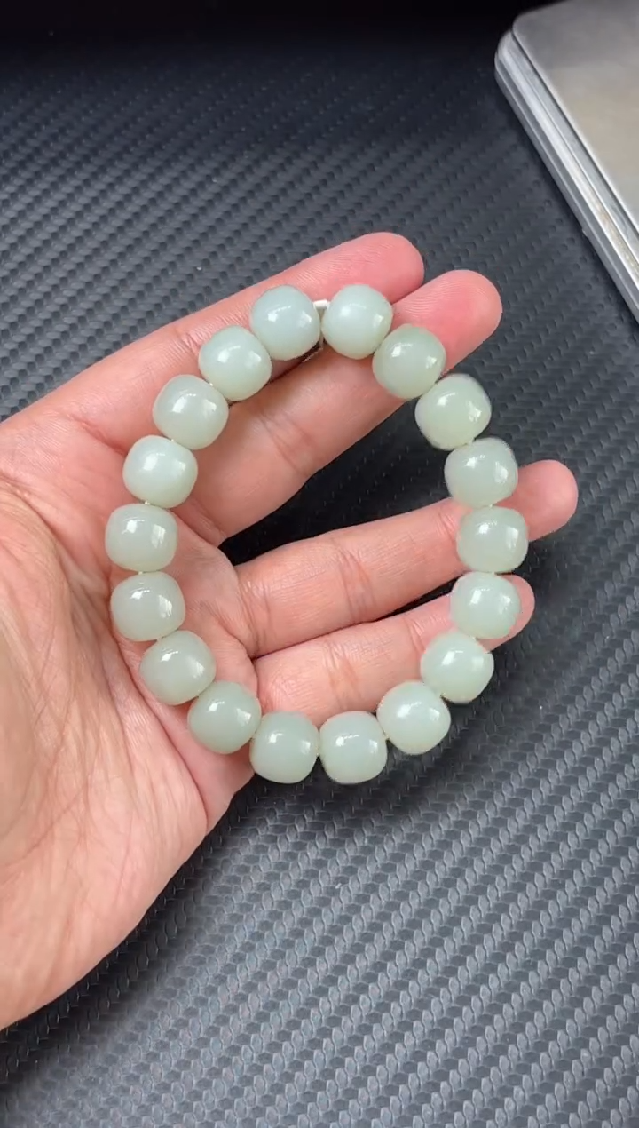 未镶嵌手串和田玉且末近矿微色差卡12P