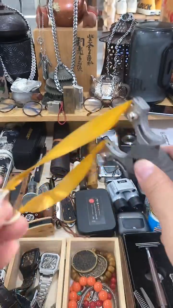 瓷片闪购商品  如图所示