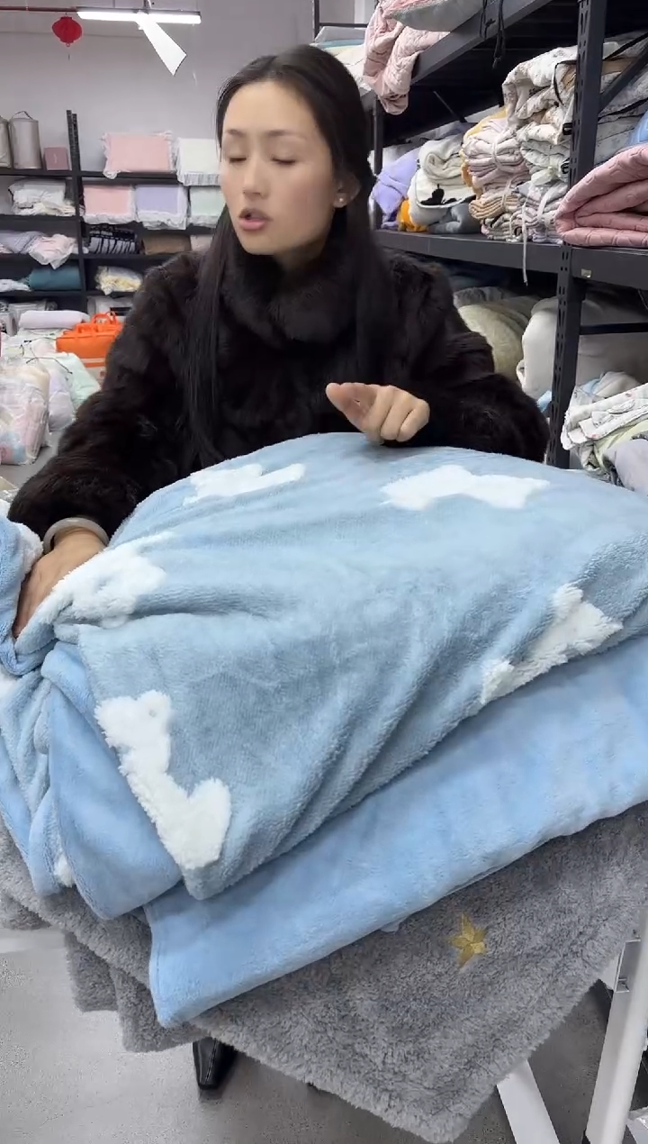 氨纶加大云芙绒四件套蓝色小熊