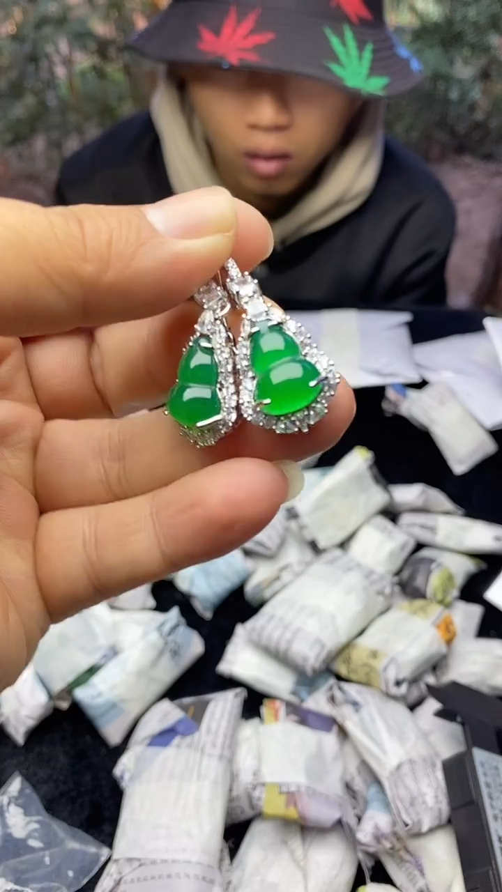 满色吊坠 所见即所得！！