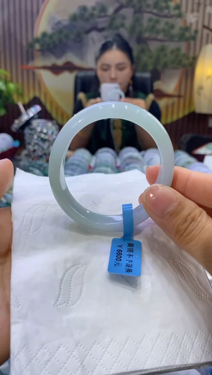 【闪购商品】翡翠手镯未镶嵌多人02588