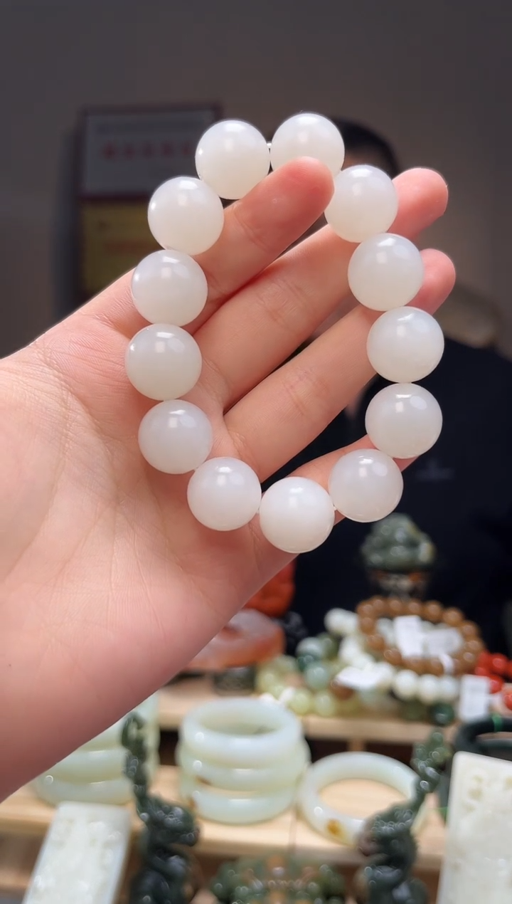 颈饰未镶嵌和田玉手串