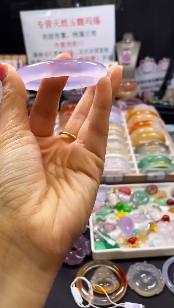 【闪购商品】玛瑙/玉髓手镯未镶嵌不同角度不同光线色不同