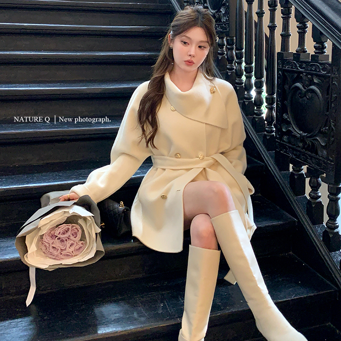 白色双面呢子大衣女短款2025冬季新款围脖领高级感小个子毛呢外套