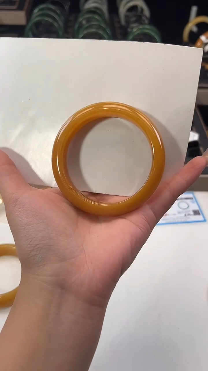 未镶嵌石英质玉（黄龙玉）手镯58圈口018