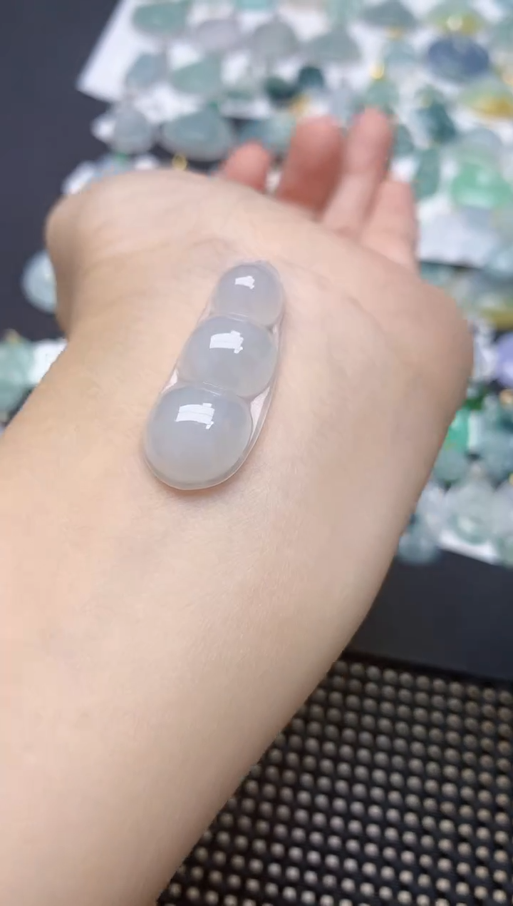 翡翠未镶嵌颈饰天然缅甸A货翡翠