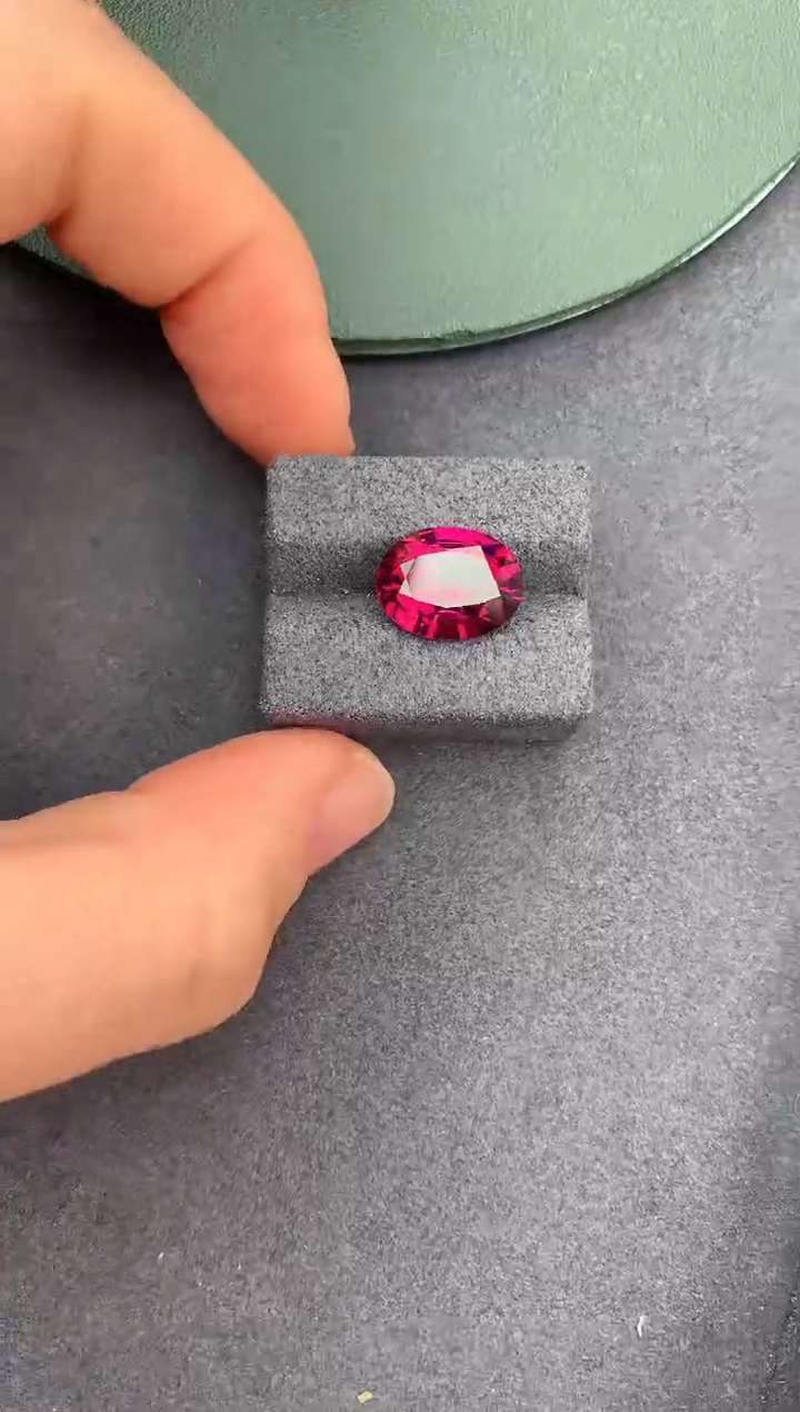 【闪购商品】石榴石裸石未镶嵌6.2ct镁铝榴石