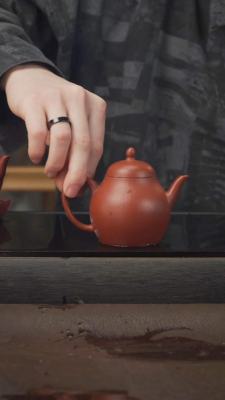 茶壶紫砂微瑕秋水，朱泥，150cc