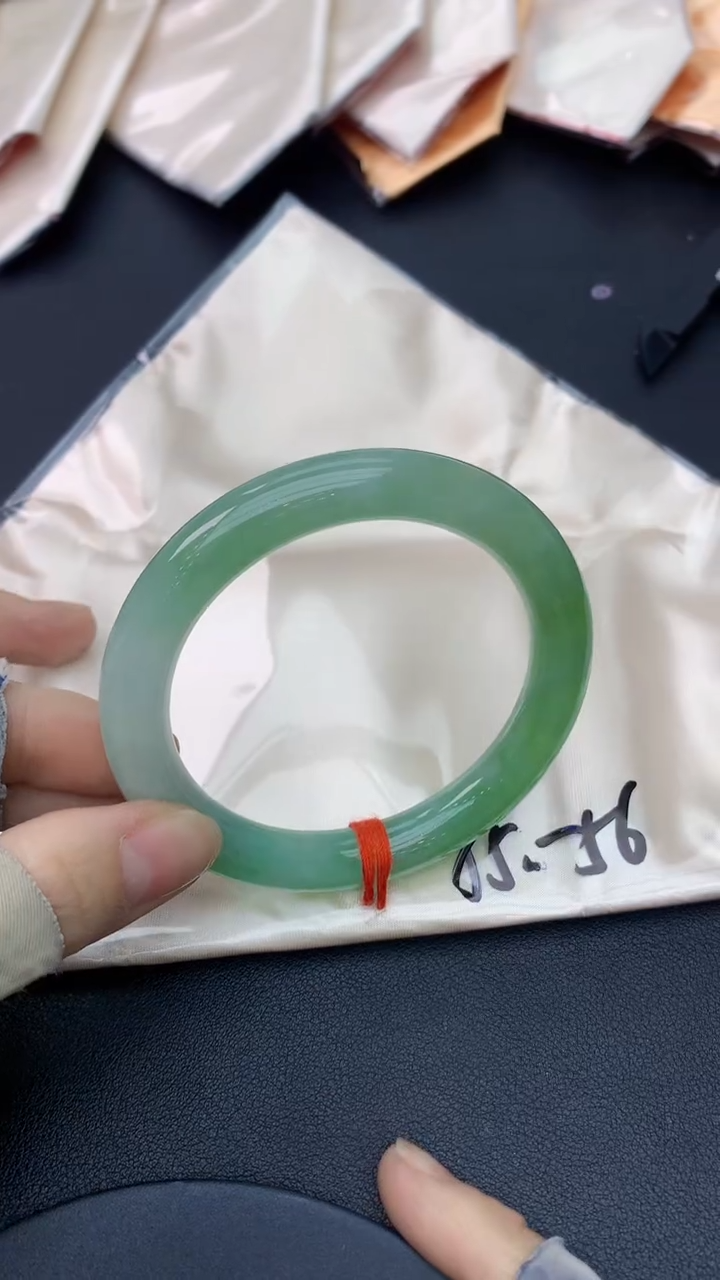 未镶嵌手镯翡翠0617901953