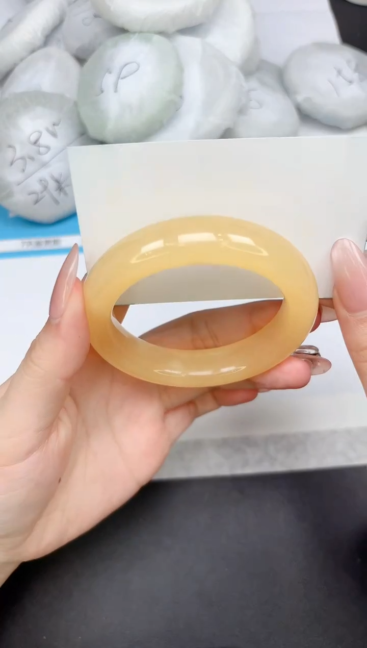 【闪购商品】石英质玉手镯未镶嵌209-56