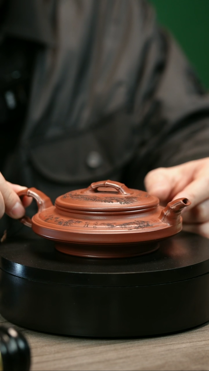 茶壶紫砂陈**书H2242李小琴龙血砂刻绘虚扁