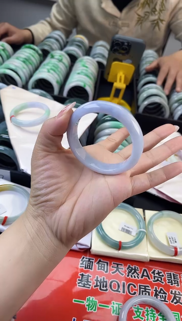 【闪购商品】翡翠手镯未镶嵌翡翠1