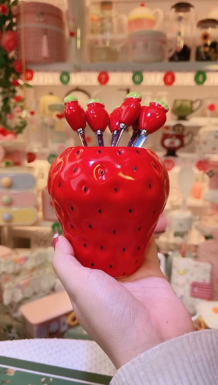 红色草莓水果叉——手工制作品质好！