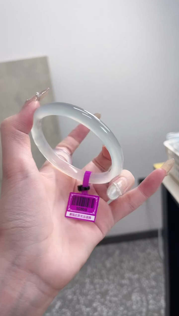 【闪购商品】玛瑙/玉髓手镯未镶嵌60-61圈 需要包容