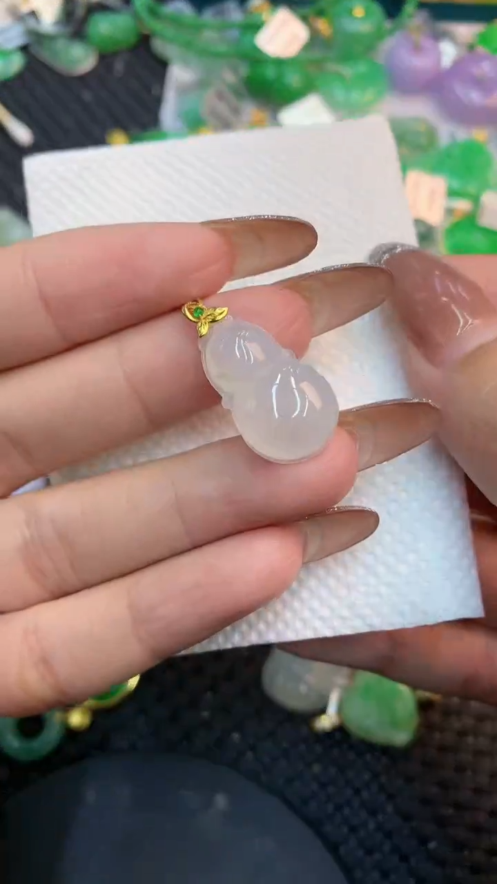 颈饰18K金镶嵌翡翠1