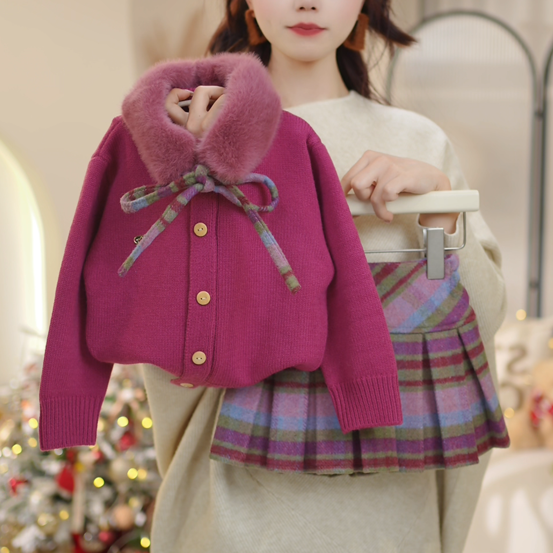 女童2025冬季新款火龙果显白加厚毛衣+毛呢百褶裙两件套C25199