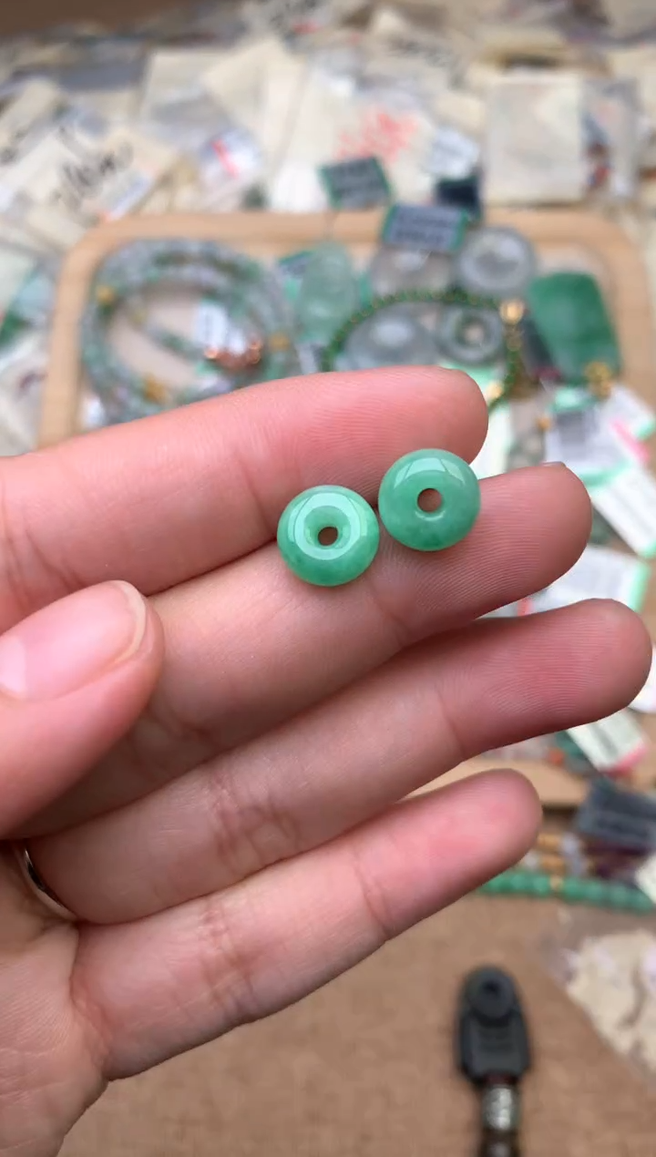 未镶嵌挂件翡翠1