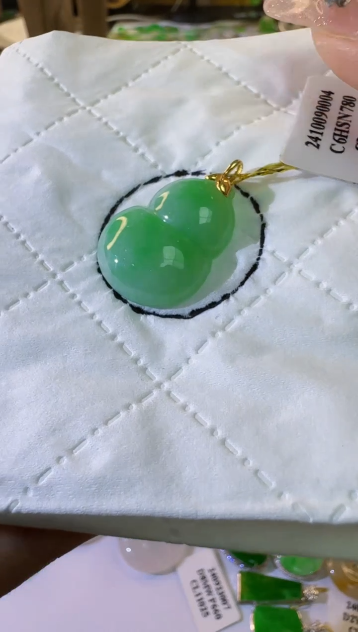 【闪购商品】翡翠颈饰18K金镶嵌缅甸翡翠A货挂件