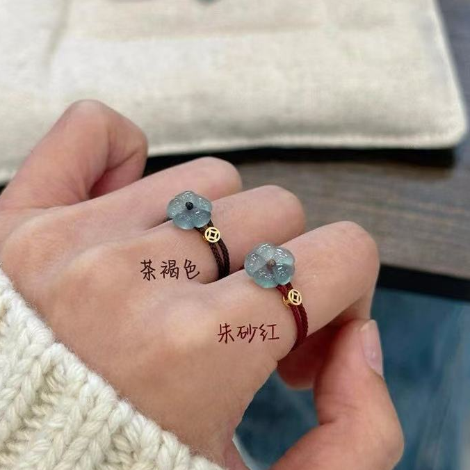 「有钱花」新中式蓝水翡翠手工戒指编织红绳本命年送礼物