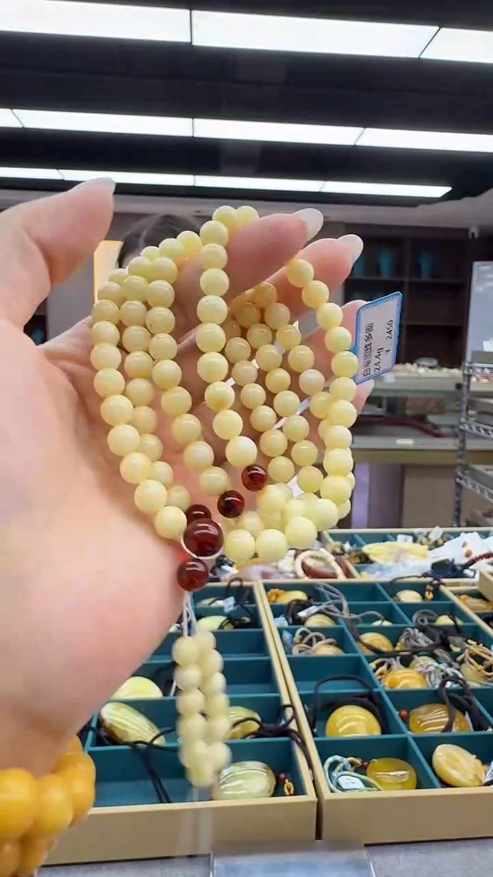 琥珀颈饰未镶嵌158秒拍号 假一罚三 