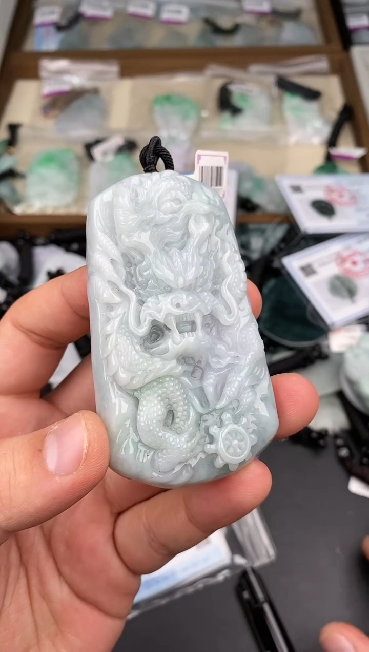 【闪购商品】翡翠颈饰未镶嵌  天然翡翠，一物一图