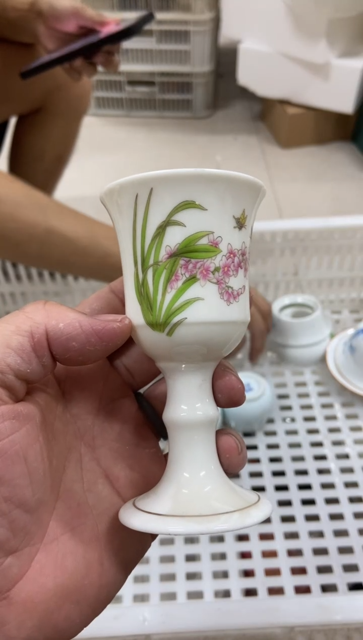 无运费险有瑕疵的摄影的产品有使用过的痕迹有点脏介意勿拍