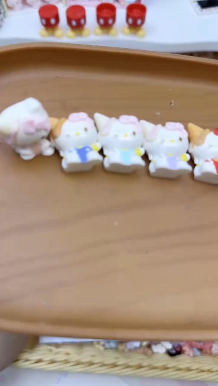 树脂融化的kitty小卡50个混装