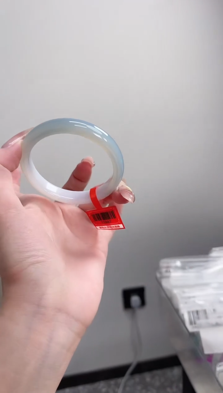 【闪购商品】玛瑙/玉髓手镯未镶嵌54圈 需要包容