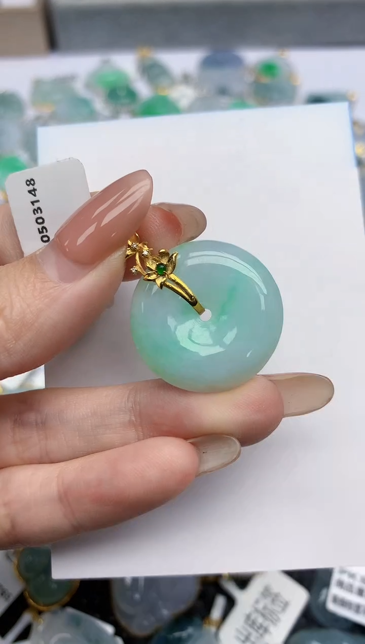 【闪购商品】翡翠挂件18K金镶嵌天然翡翠A货