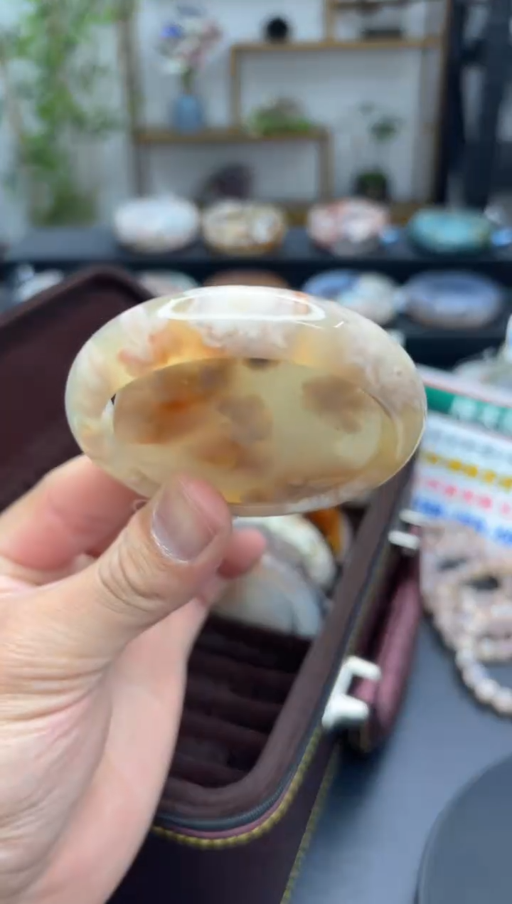 【闪购商品】石英质玉手镯未镶嵌A185(57圈赠送镯心)