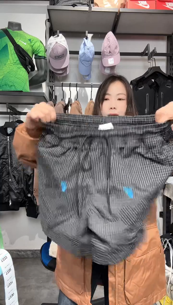 1329  编码 瑕疵款直播间过款为准 尺码 S