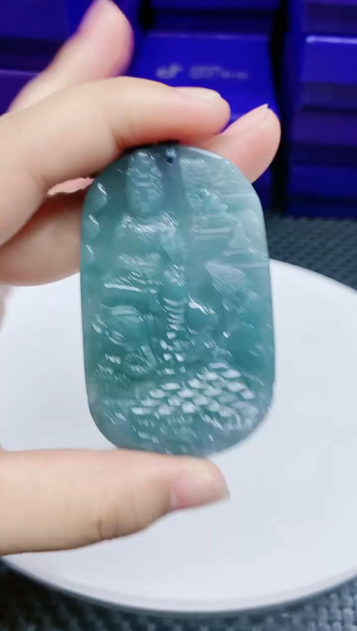 翡翠未镶嵌颈饰