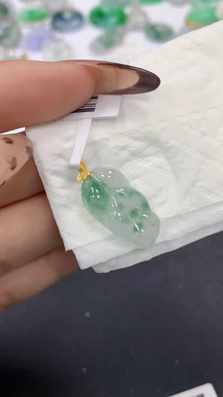 颈饰18K金镶嵌翡翠a货假一赔三支持复检百元上9元证书费自理