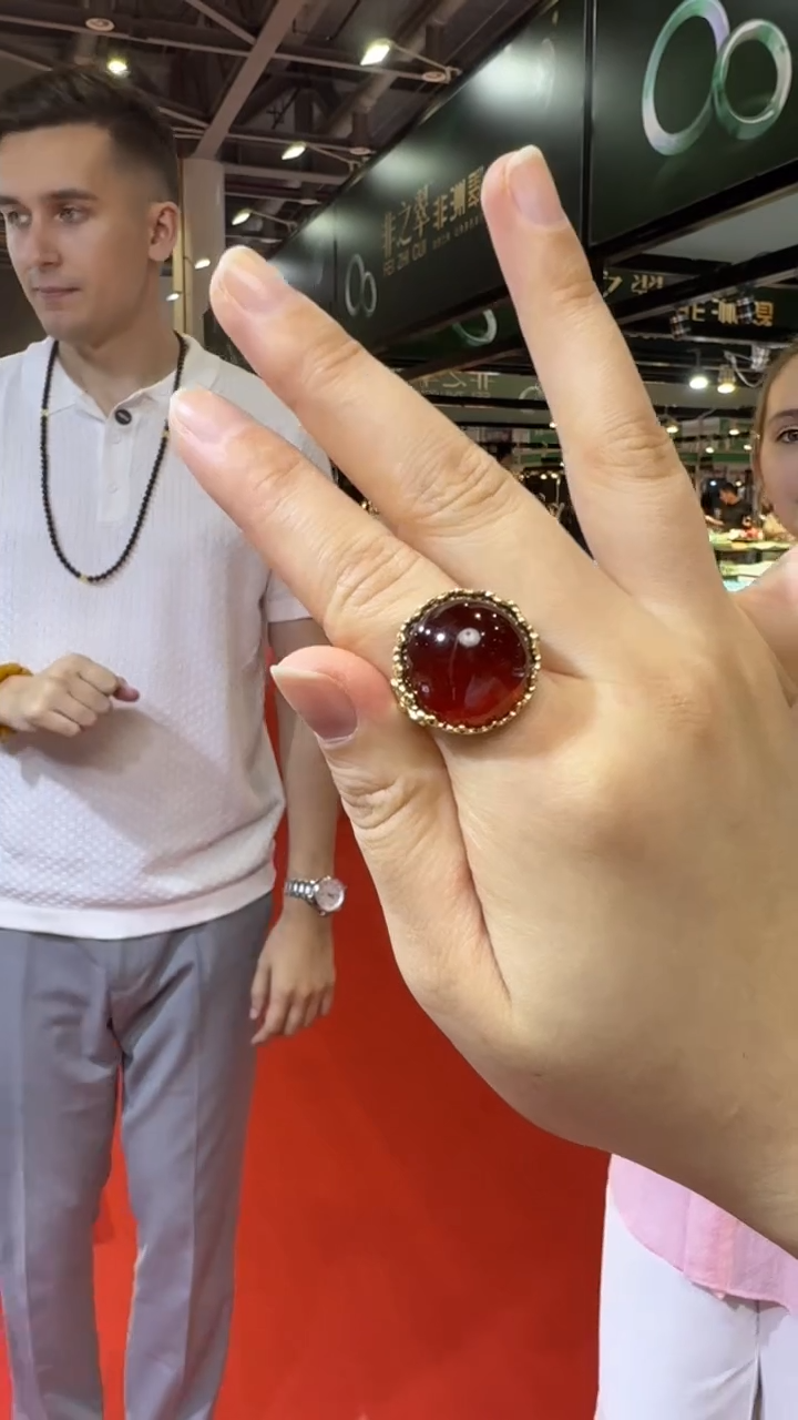 琥珀未镶嵌戒指杭州珠宝展假一罚十