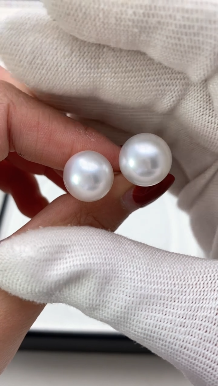 【闪购商品】海水珍珠耳饰18K金镶嵌12-13mm澳白耳钉