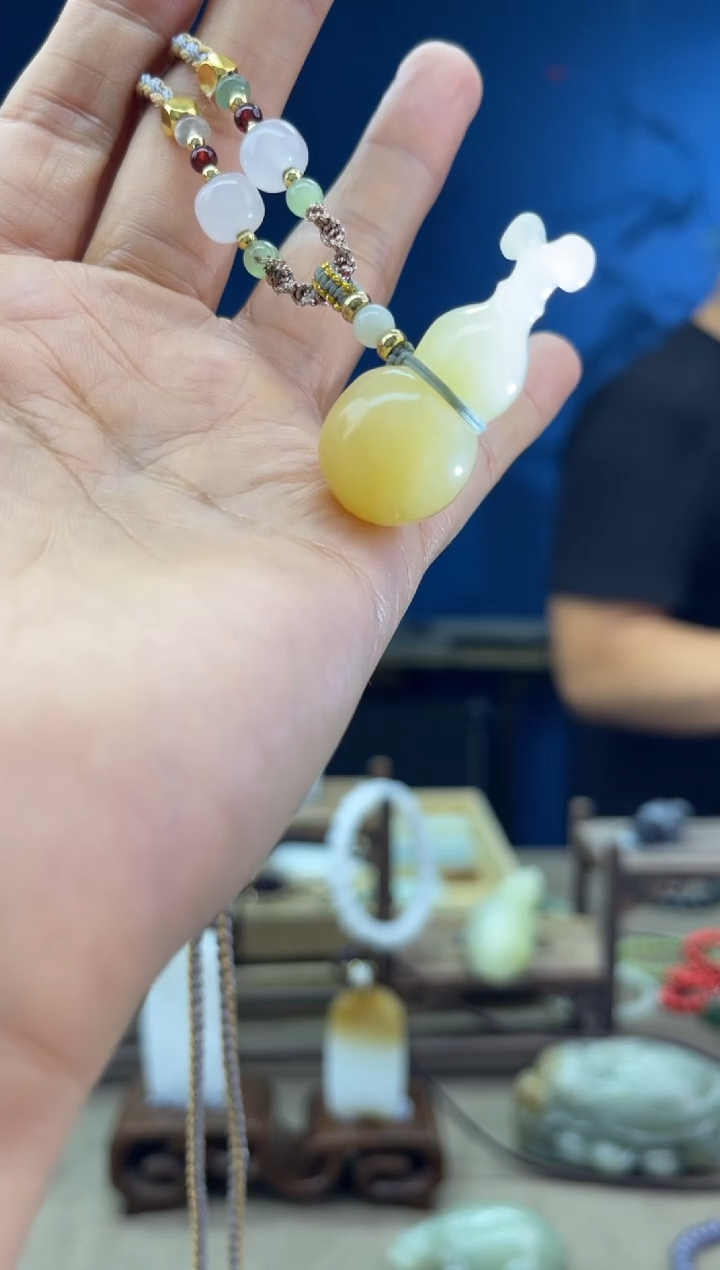 和田玉未镶嵌颈饰1