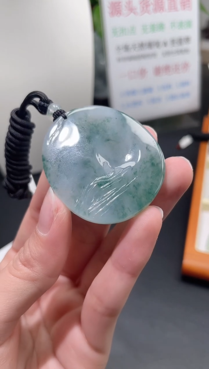 【闪购商品】翡翠颈饰未镶嵌悟道