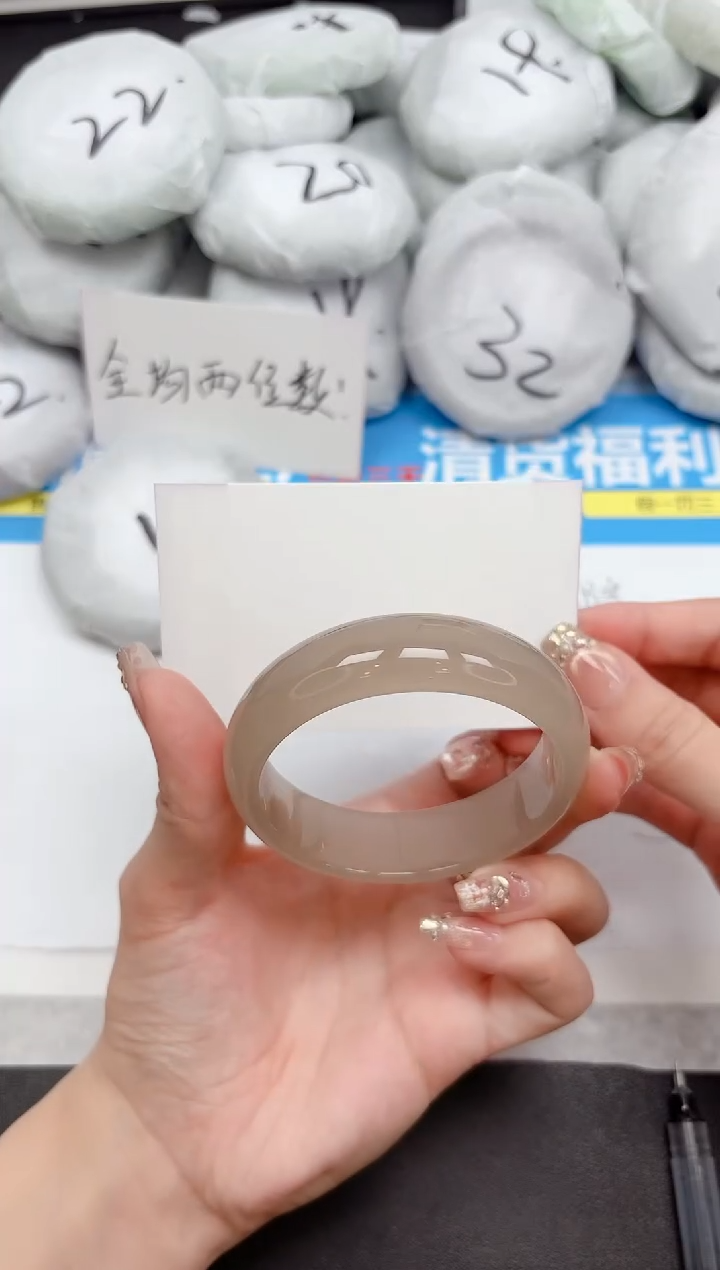 未镶嵌手镯石英质玉122-54.0