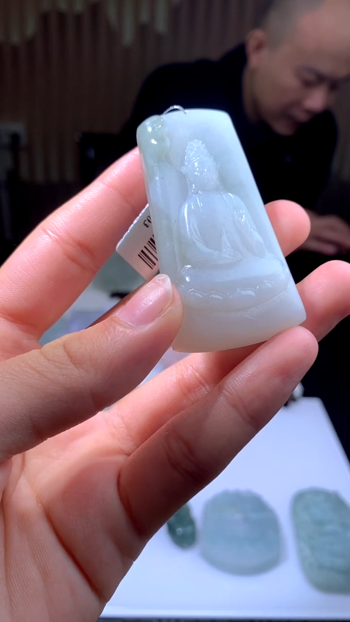 【闪购商品】定制翡翠未镶嵌吊坠