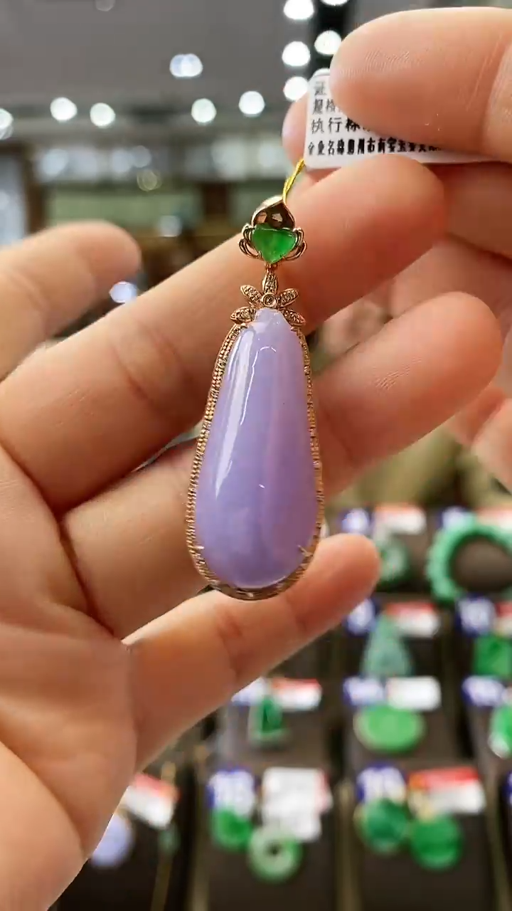 【闪购商品】翡翠颈饰18K金镶嵌福瓜