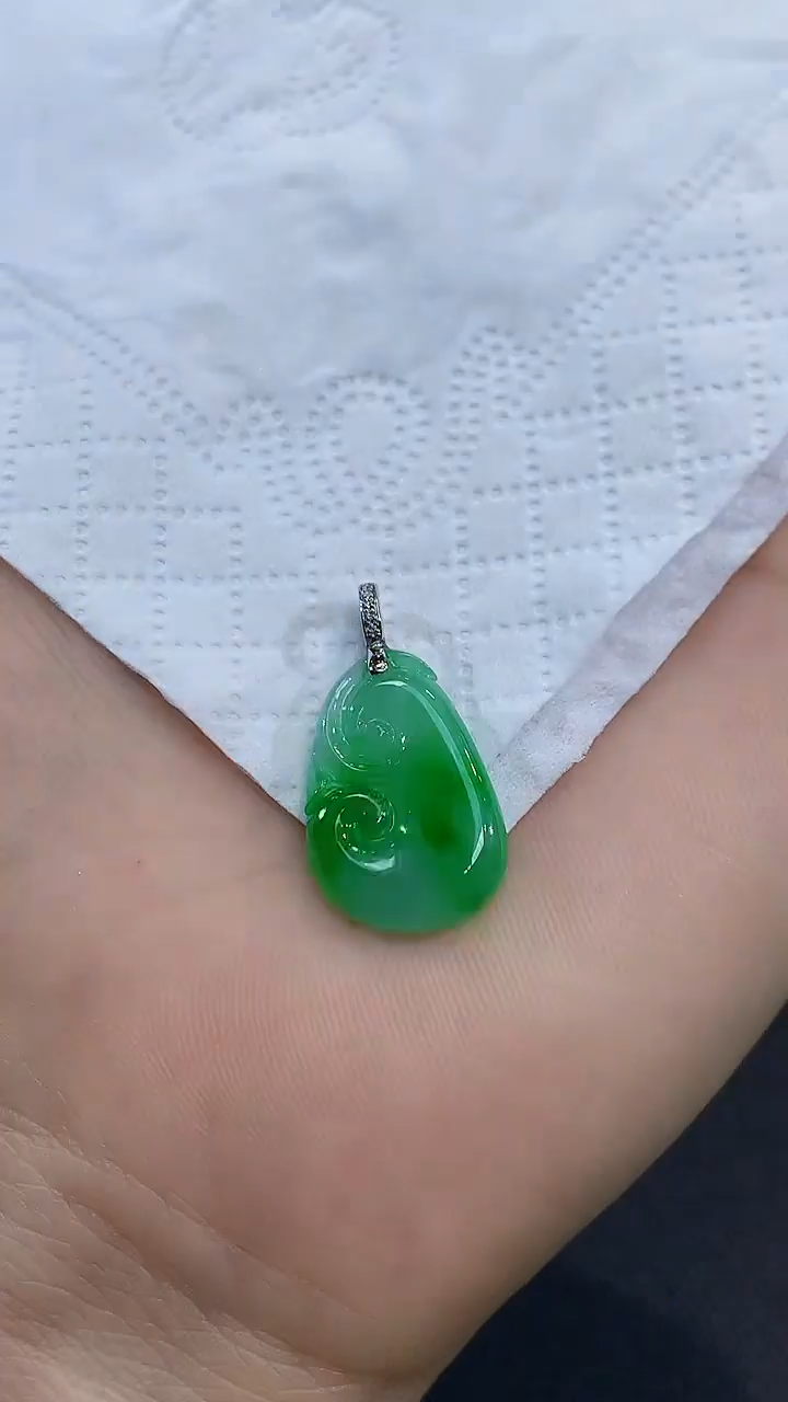 吊坠(不含链)18K金镶嵌翡翠A23