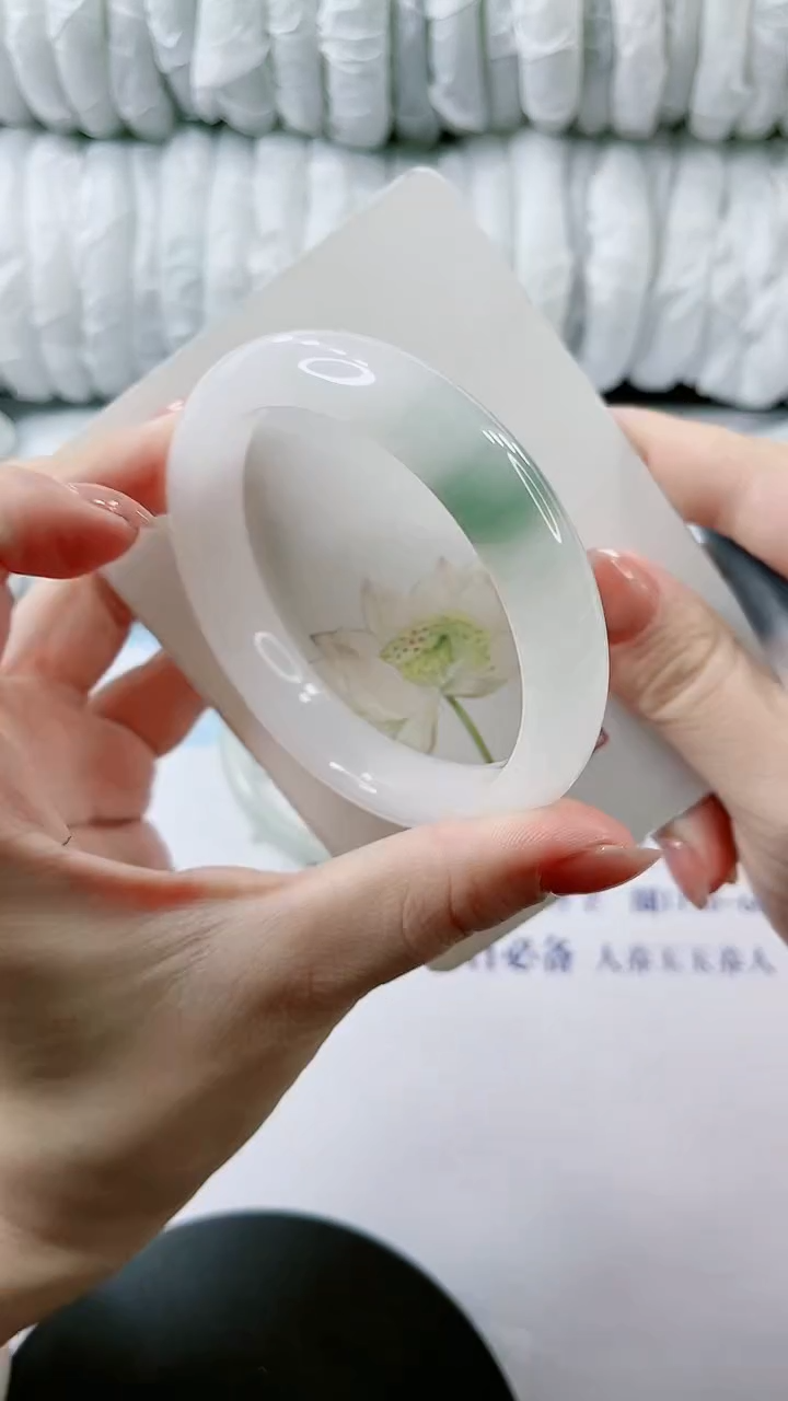 【闪购商品】石英质玉手镯未镶嵌多样性发货L12