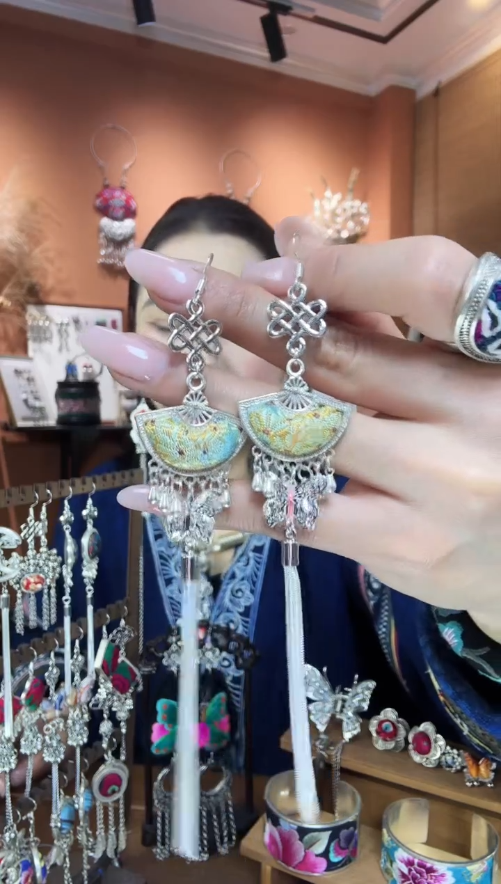 【闪购商品】刺绣纯手工民族风耳环